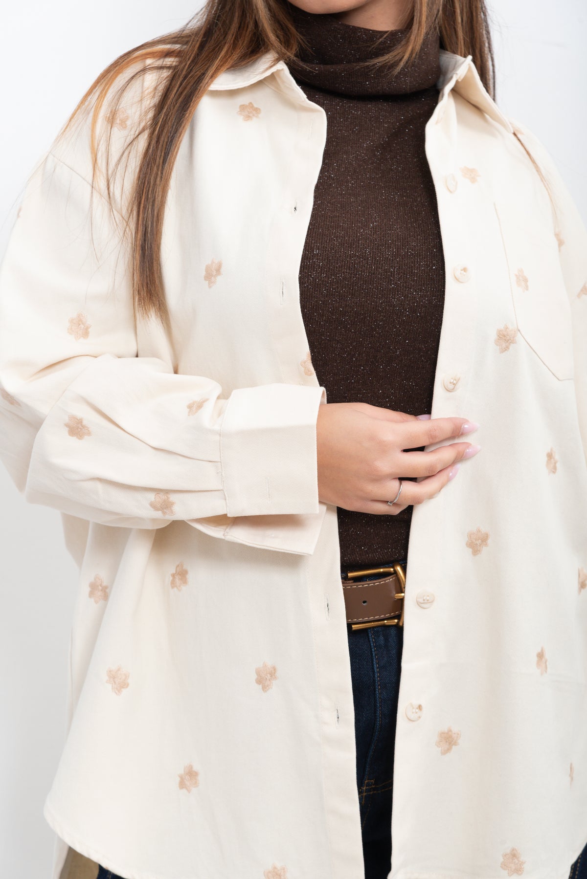 Camicia over con ricami