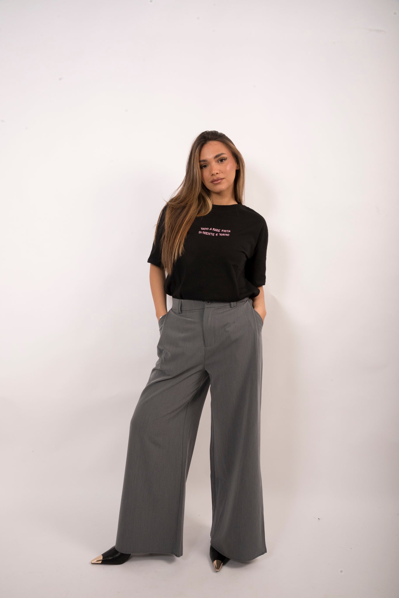 T-shirt nera scritta